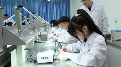 初中生可以學習口腔醫學專業嗎?